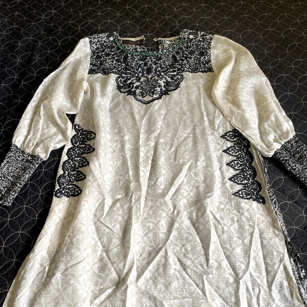 Classy Khaadi Khaas designer kurta in ivory and black. Size: small